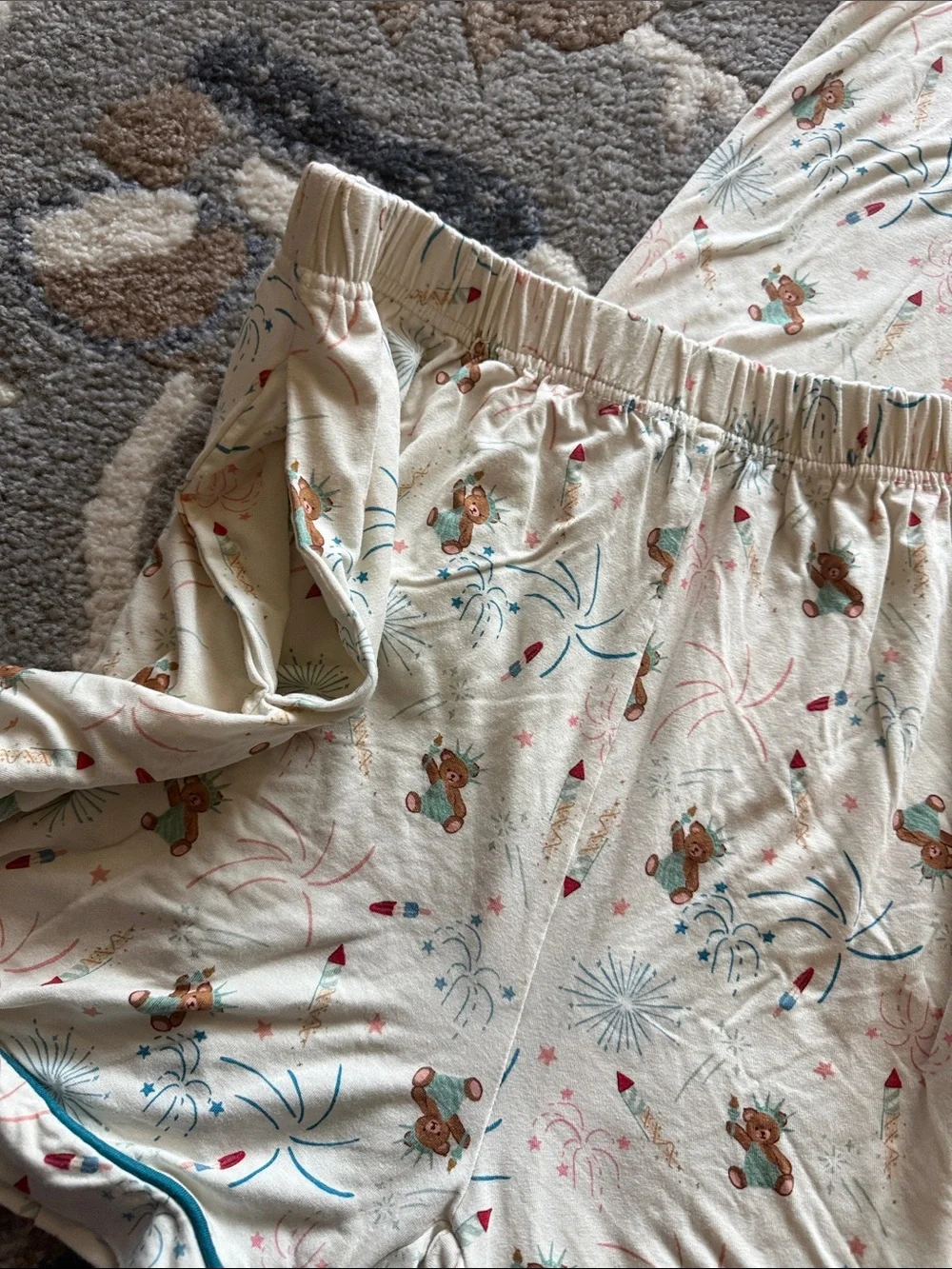 Love and Grow Clothing Co. short pajama set size large
